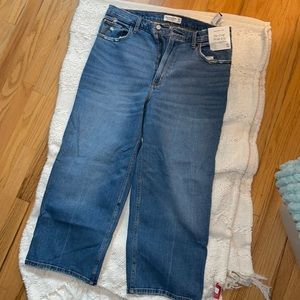 Size 32 (14 Short) Abercrombie Wide Leg Cropped Jeans (NWT)